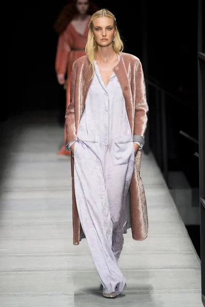 Look 60